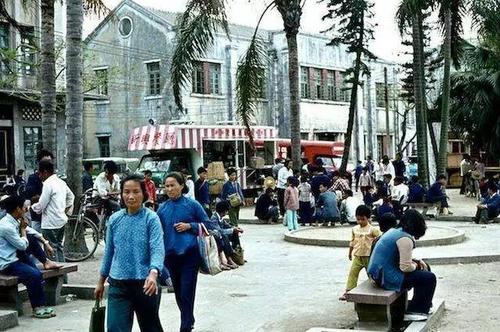 80年代还未成特区的深圳老照片:还未成特区的深圳在当时只能算是一个