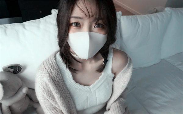 玩偶姐姐的产生源于一名名为"黄婉仪"的女孩在网络上发布的自拍照片.