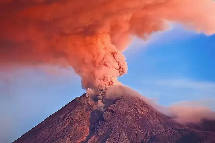 地球上最大的"火药桶"---黄石超级火山群,到底有多恐怖?