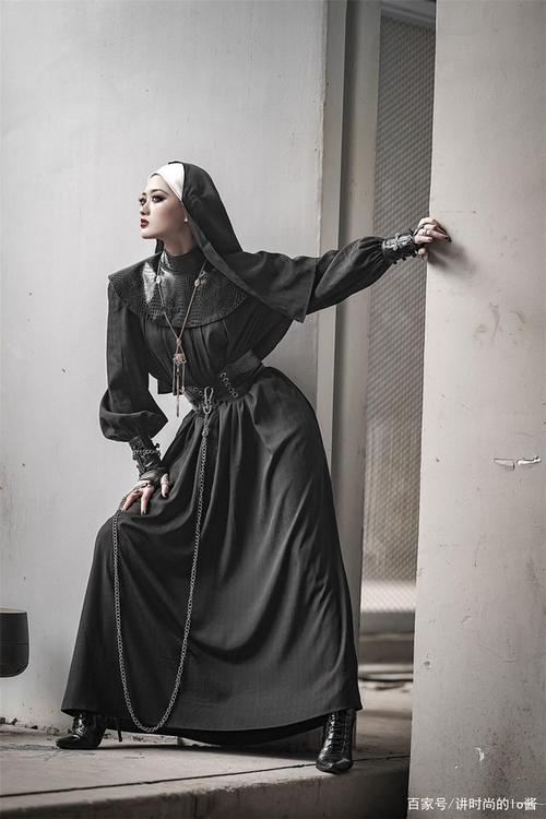 圈外人无法接受,但lo娘很喜欢的"修女风"洛丽塔,暗黑又高级
