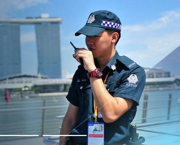 监守自盗这个新加坡辅警竟在值班时持枪抢劫