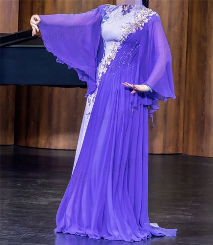 定做2021春晚表演礼服紫色水袖显瘦青年歌唱家礼服