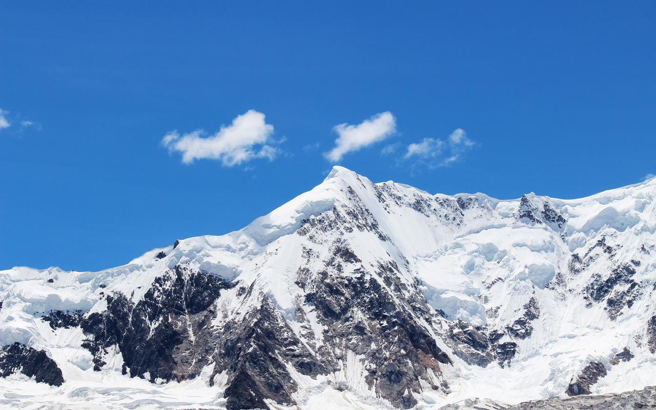 巍峨壮观的雪山风景图片桌面壁纸高清大图预览1920x1200_风景壁纸下载