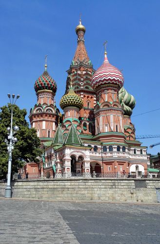 圣瓦西里升天大教堂是俄罗斯东正教最华丽的建筑之一,是一组精美绝伦