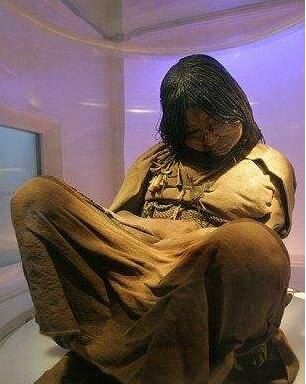 冰冻少女胡安妮塔被冰冻至少500年的木乃伊头发都没掉2