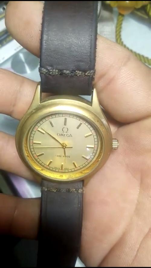 有没有行家帮忙看看这个欧米茄老手表是什么年代的,值钱吗?