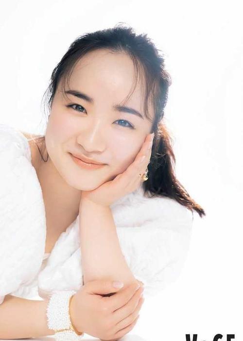 太美太迷人,伊藤美诚登上杂志,风格大变身,她已成日本的宠儿