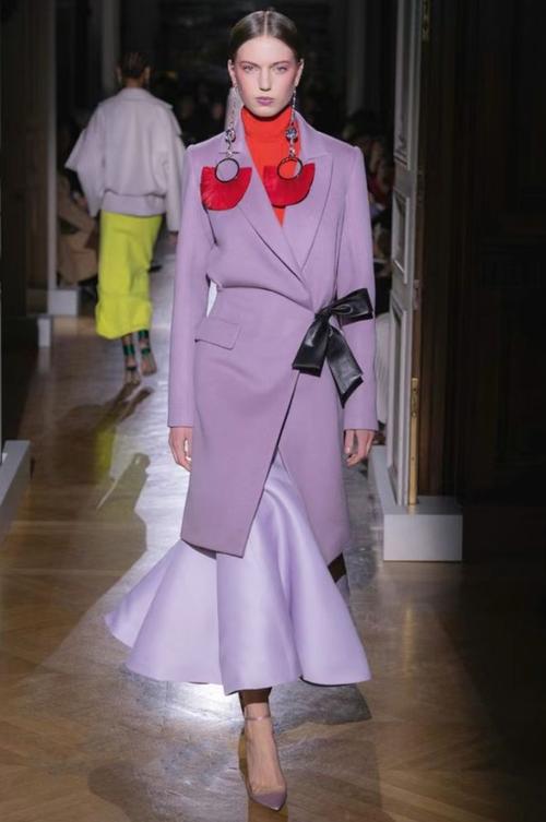 这个冬季流行紫色系5种搭配技巧30岁女人也能穿出时髦感