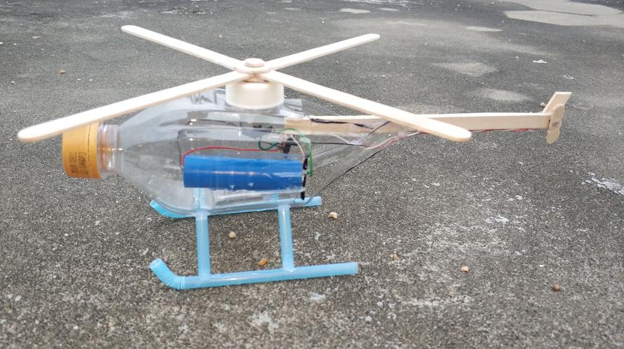 教你用饮料瓶 手工制作直升飞机儿童玩具