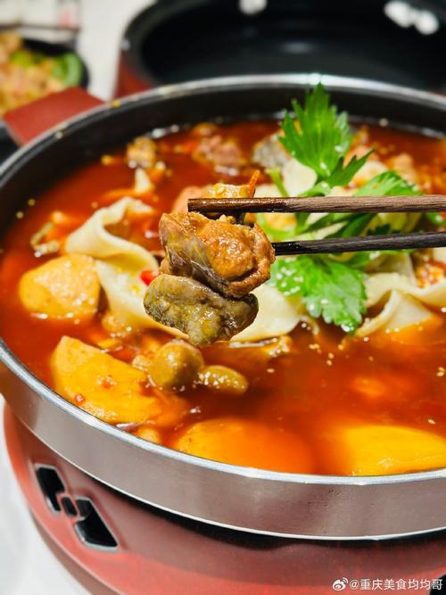 重庆晓彭肥肠鸡北城天街店全新升级:传统美食的创新之旅!