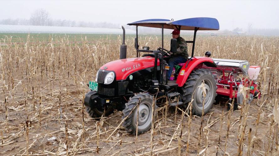 新款微型条带旋耕玉米播种机,适合多地使用,具有哪些作业优势?