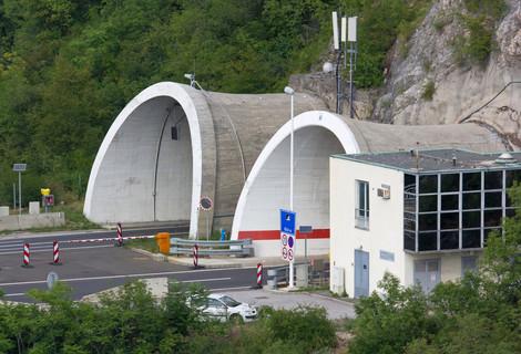 高速公路隧道洞口