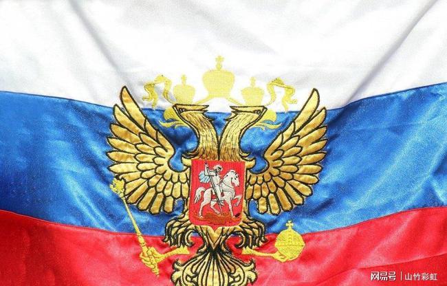 黑山的国旗   黑山和俄罗斯同属东正教国家,两个国家的国徽上