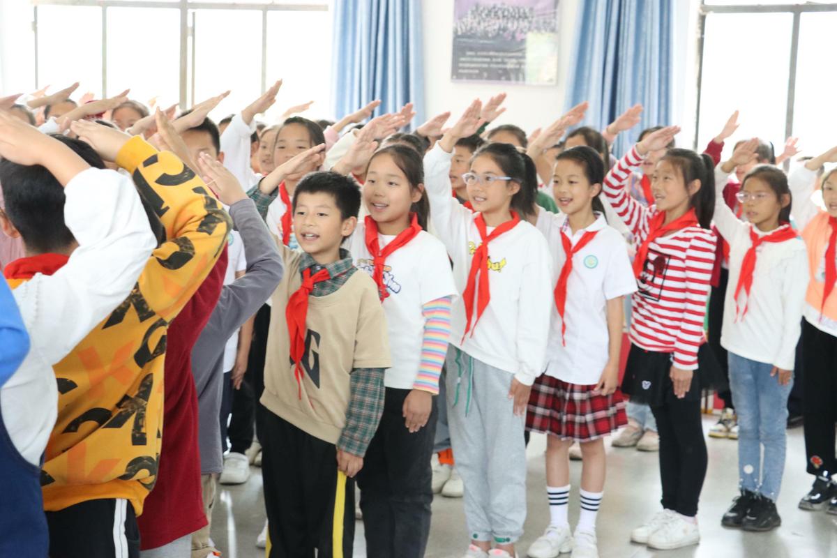 光南小学少儿合唱团用童声唱响未来