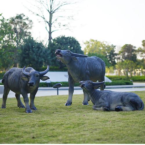 仿真动物水牛雕塑摆件黄牛奶牛户外园林景观装饰品玻璃钢大型模型小号