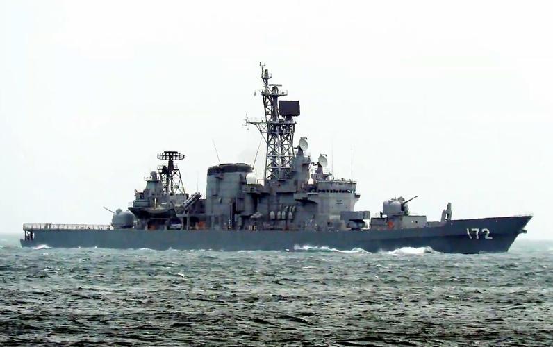 海上自卫队旗风级驱逐舰岛风号ddg172通过观音崎2020717