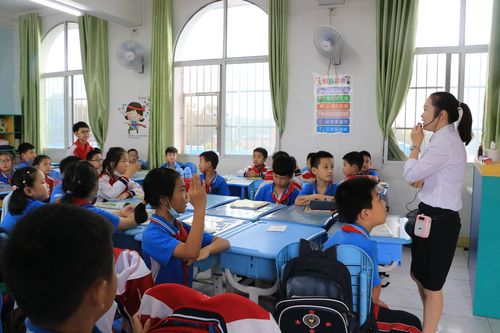 2020年洪山区教科院下校视导第一站:武汉杨春湖实验学校!