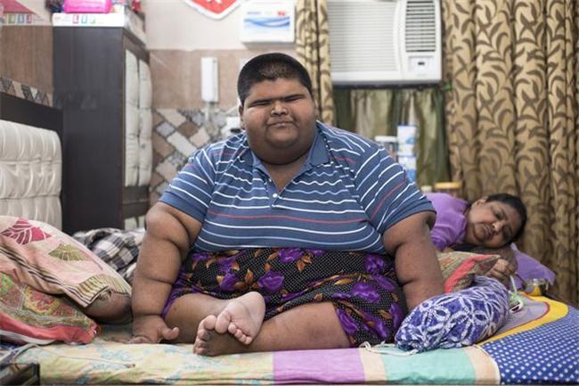 人,mihir需要控制体重,而减肥药,被这对父母看做是儿子持续发胖的"