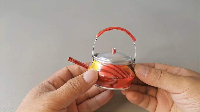 创意手工,用2个易拉罐手工diy制作一个小茶壶-生活视频-搜狐视频