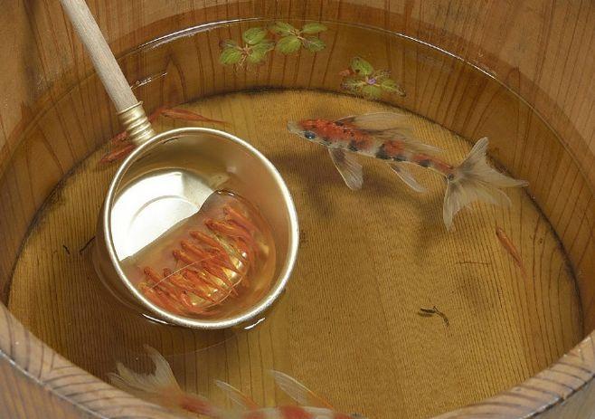 岛国树脂画大师深堀隆介在东京涩谷举办的金鱼画展