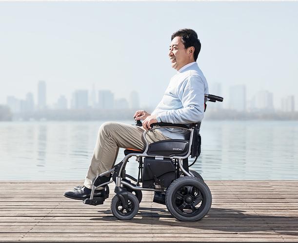 鱼跃yuwell电动轮椅车d130h折叠老人轻便代步车老年残疾人四轮自动