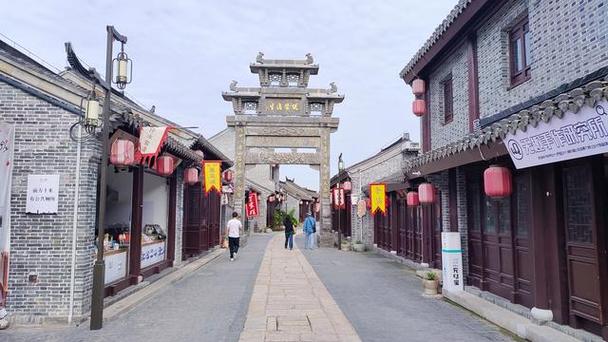 栟茶镇位于南通市如东县西北部,北濒黄海,乃千年历史名镇,总人口约6万