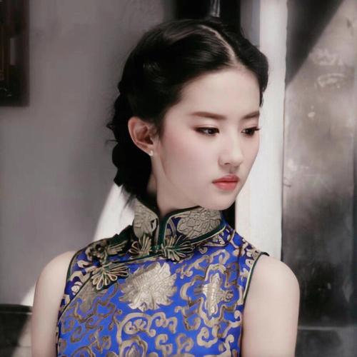 刘亦菲旗袍造型高贵典雅超显好身材