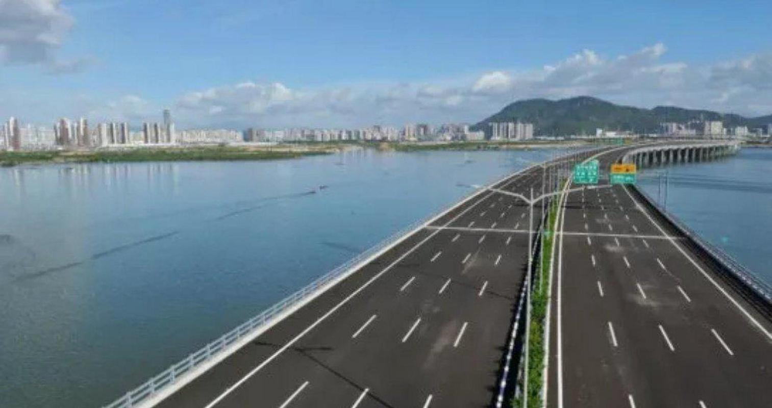 作为深圳与深中通道直接对接的道路,广深沿江高速二期将在2024年与深
