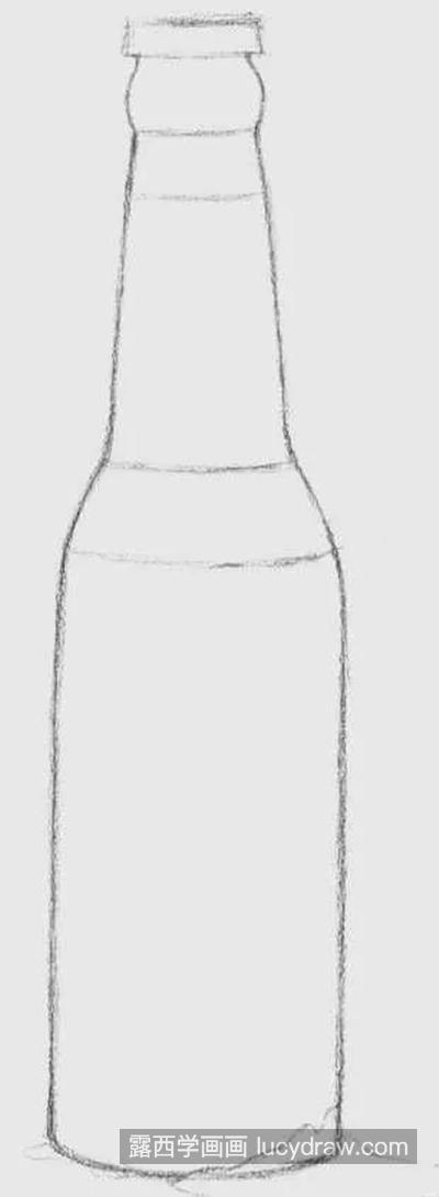 1,轻轻画出啤酒瓶上半部分形状的轮廓,将瓶子整体的轮廓和结构大致画