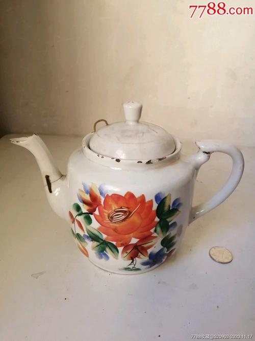 民国时期锔钉瓷茶壶