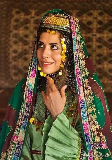 波斯人占伊朗人口的大多数. 大约 60% 的伊朗人口属于波斯族.