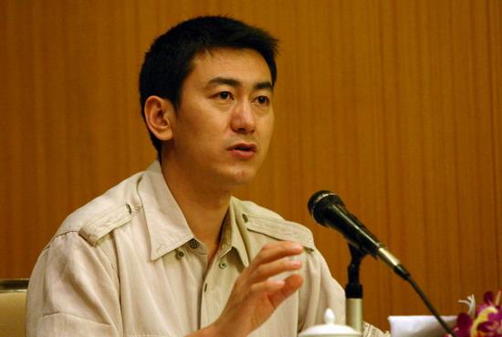 data-id="gnzzvr6qyi">鲁健,1972年10月4日出生于内蒙古自治区阿拉善