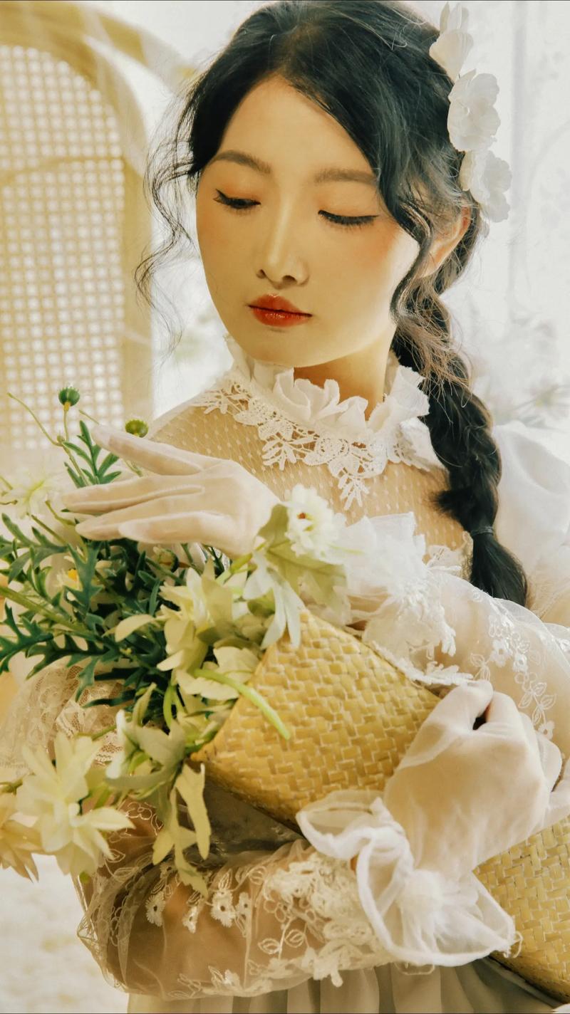 法式复古.白色蕾丝纱裙与雏菊#人像摄影 #婚纱照风格 #少女 - 抖音