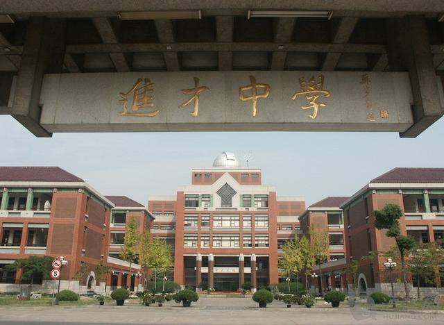 上海哪些高中必须住宿?哪些高中允许走读?