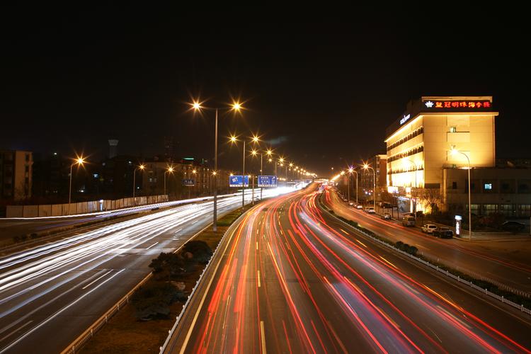 【图片1】都市-车流慢门夜景献上--蜂鸟论坛照片套图