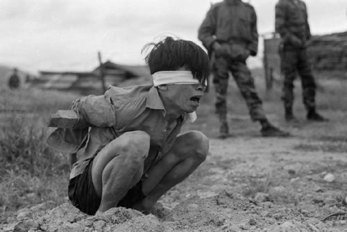 越南战争中那些震撼人心的照片,看到第七张落泪了