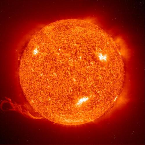 太阳进入有史以来最虚弱时期,宇宙辐射增强30%,常坐飞机需注意