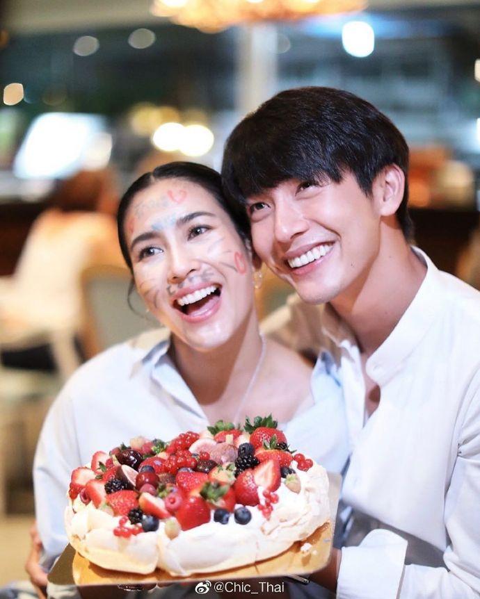 chic_thai#泰国明星夫妇 push 和 jui 一起甜蜜庆生,美 jui 生日坷种