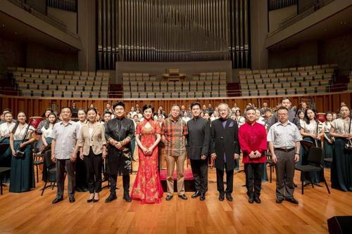 音乐会由中国音乐学院国乐系主任,指挥家许知俊执棒,中国乐派国乐团