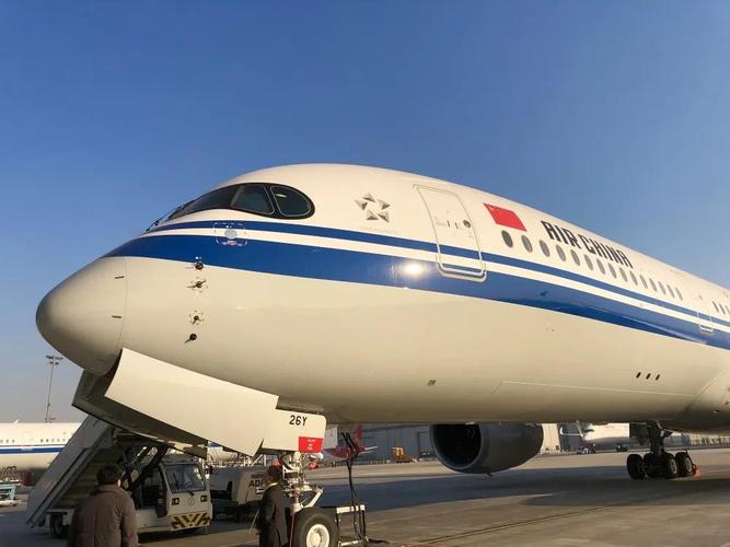 中国国际航空接收首架由空客天津交付的a350飞机
