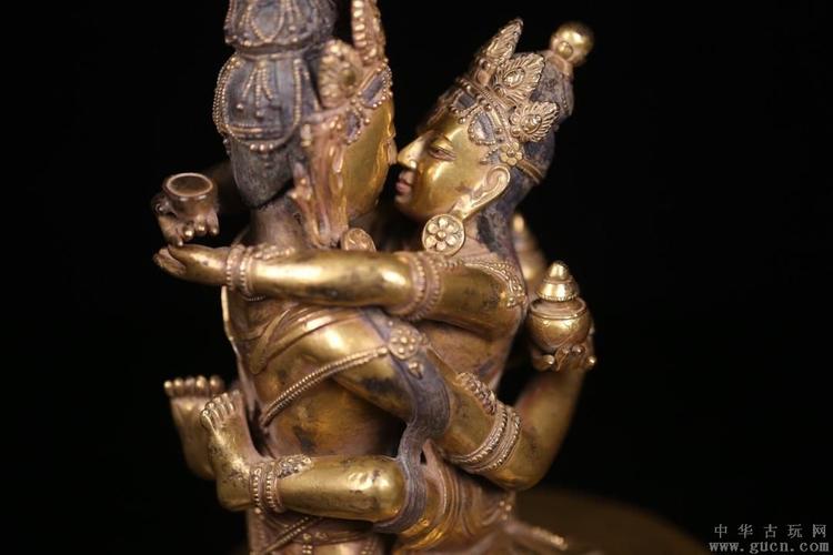 十七世纪欢喜佛西藏地区铜鎏金修双身欢喜佛