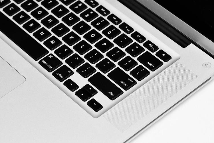 笔记本电脑键盘图片时间:01-11黑色键盘高清图片时间:01-11计算机键盘