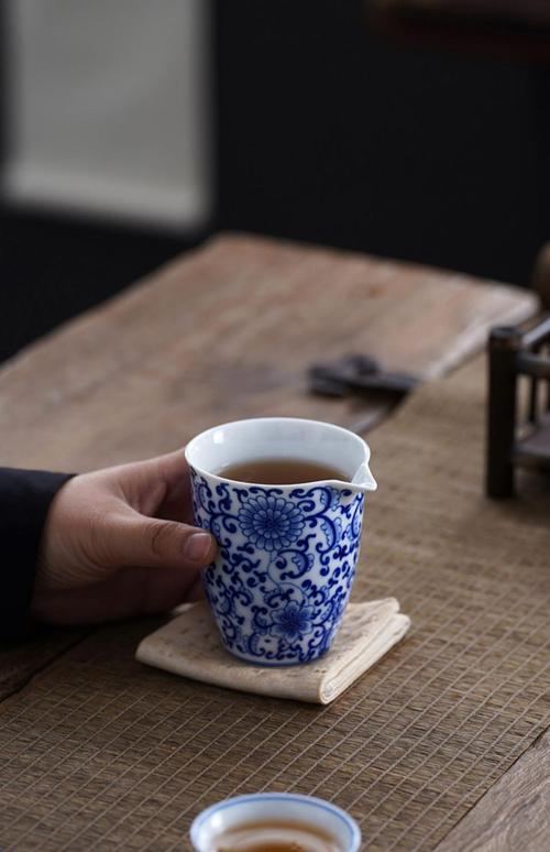 青花瓷公道杯青花瓷公道杯陶瓷茶具配件大容量泡茶分茶器茶具茶海茶漏