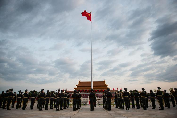 国庆升旗仪式在天安门广场举行|北京市|升国旗仪式|新华社_新浪新闻