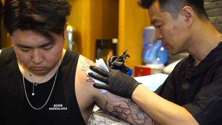 tattoo#hottattoo-强子-北京强子纹身的秒拍视频