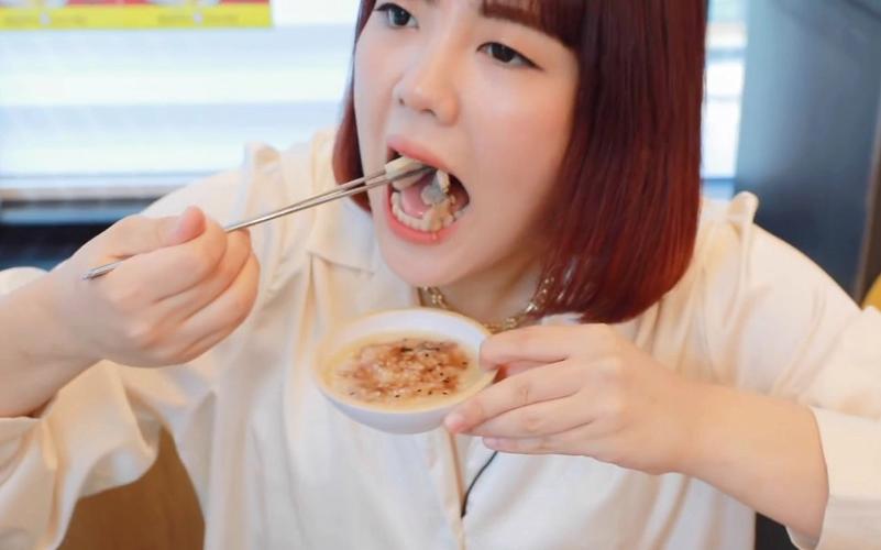 【秀彬】韩国小姐姐秀彬近期吃播:猪蹄的多种吃法_哔哩哔哩 (゜-゜)つ