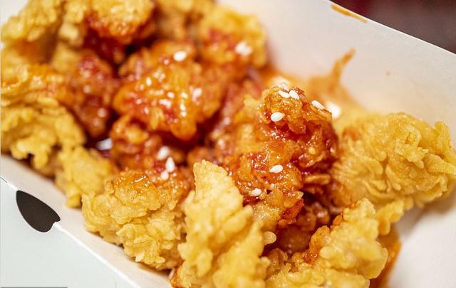 日元贬值致食品价格暴涨日本学校供餐取消炸鸡供应