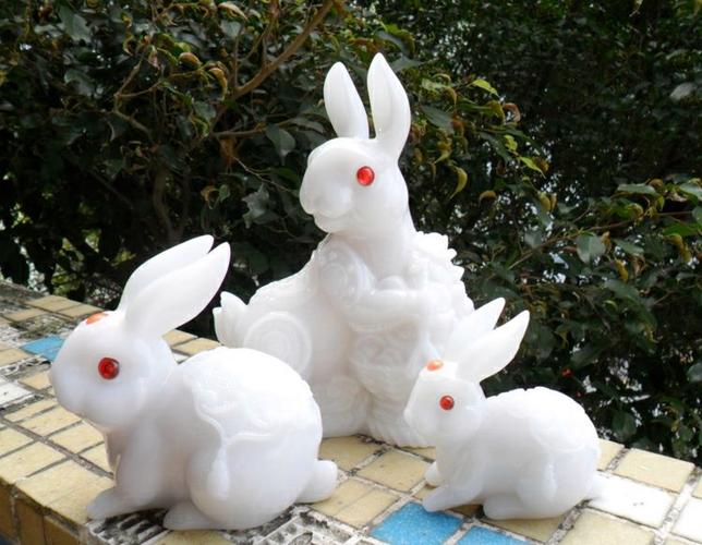 玉兔摆件生肖兔子创意饰品结婚礼品小白兔白玉兔子摆件 带底座大号仿