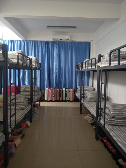 "给学生营造一个温馨的家园"——记柳屯镇一中标准化宿舍管理