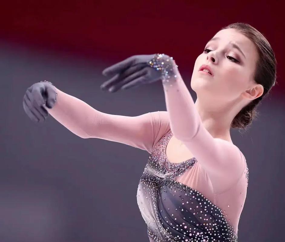 瓦利耶娃简直是人间尤物,太美了,冬奥赛场颜值天花板,"千金" - 抖音